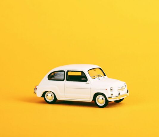 ‘자동차세 잊지 말고 납부하세요’…16일부터 7월 1일까지 white volkswagen beetle coupe scale model