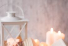 잠의 질이 삶의 질… 한국인 위한 실천형 수면 루틴 뜬다 clear glass mug with brown liquid inside